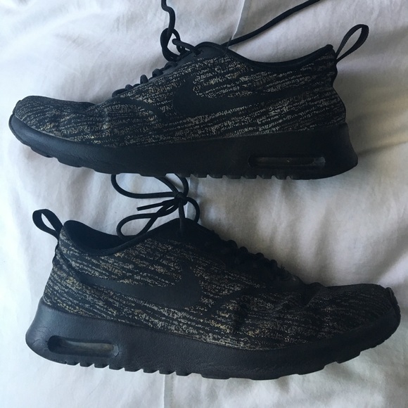 Nike Shoes - Nike Air Max Thea