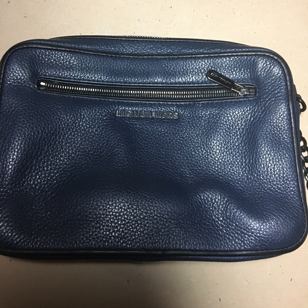 Michael kors crossbody