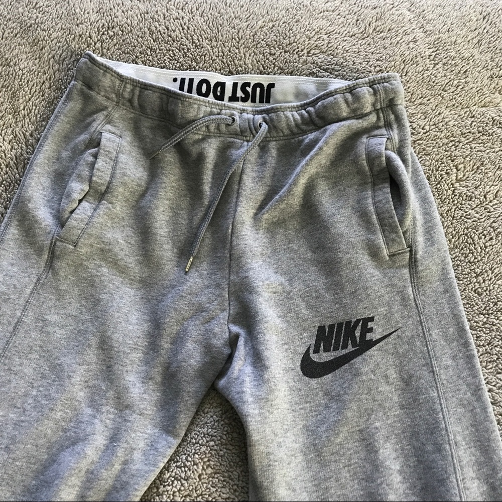 NIKE Rally Joggers