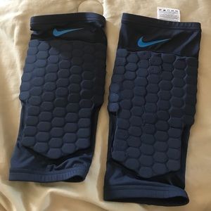 Elbow pads basketball Nike