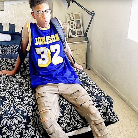 Meet your Posher, Deiontae - Picture 1 of 1