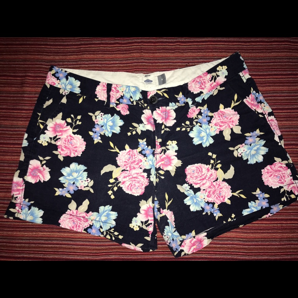 New Floral print twill shorts
