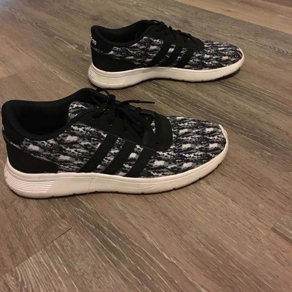 Adidas shoes - Picture 1 of 4