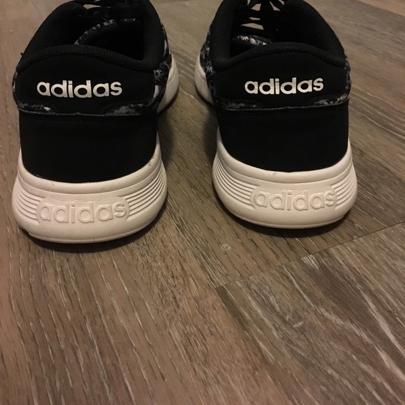 Adidas shoes - Picture 3 of 4