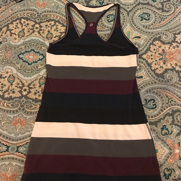 Lululemon Cool Razorback - Picture 2 of 2