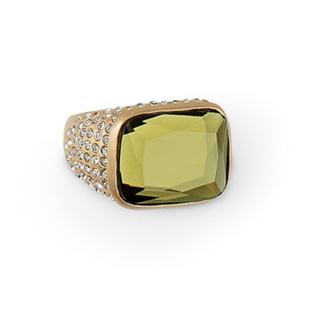 🚨SALE🚨 🍸Olivine🍸 ring size 8