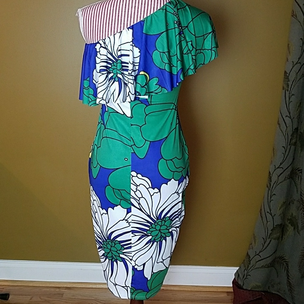 LAST ONE! Bold Floral One Shoulder Dress - Picture 3 of 3
