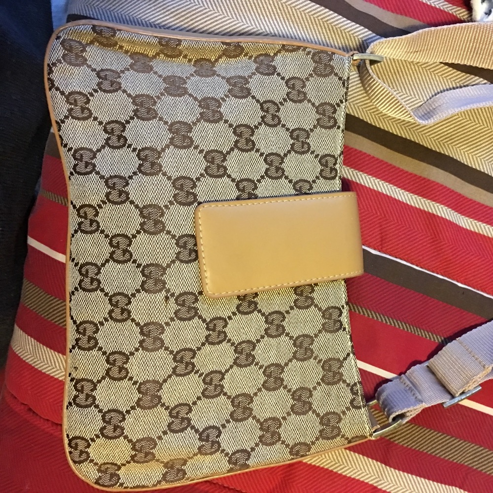 Gucci Shoulder Bag