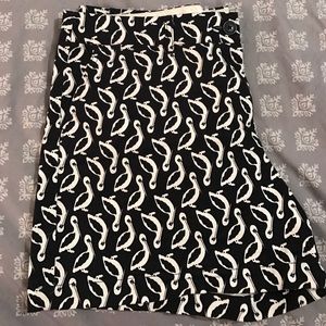 Like new! Crown and Ivy pelican shorts