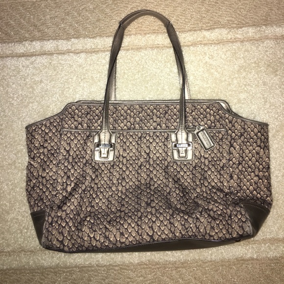 Coach Medium Satchel - Picture 3 of 4