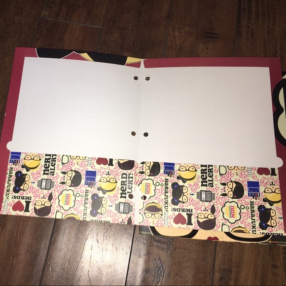 Folders - Picture 2 of 7