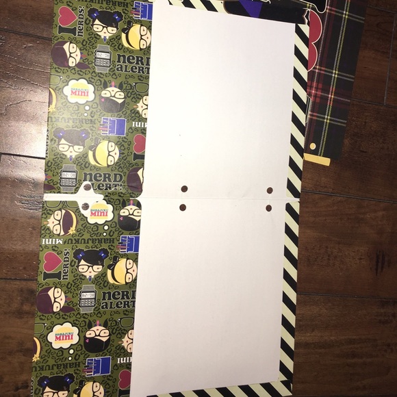 Folders - Picture 6 of 7