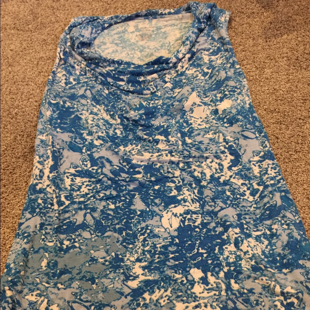 Liz Lange Maternity Sleeveless Shirt