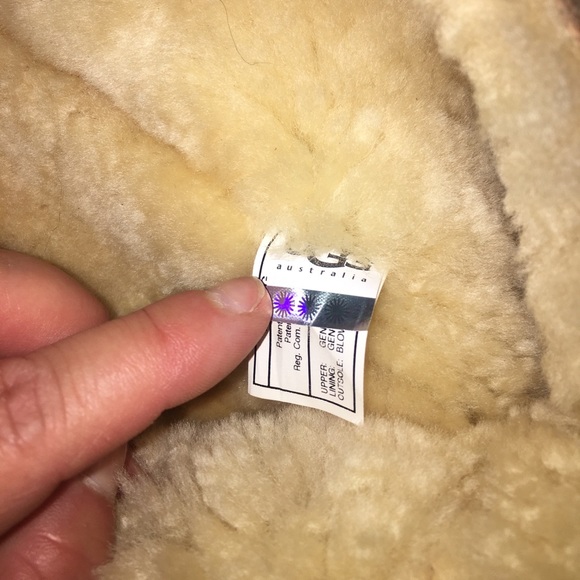 my bailey button uggs are folding my bailey button uggs are folding