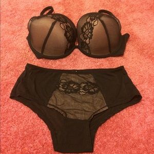 Bra and panty set