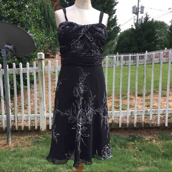 White House Black Market Dresses & Skirts - WHBM Flowing Black Dress size 10