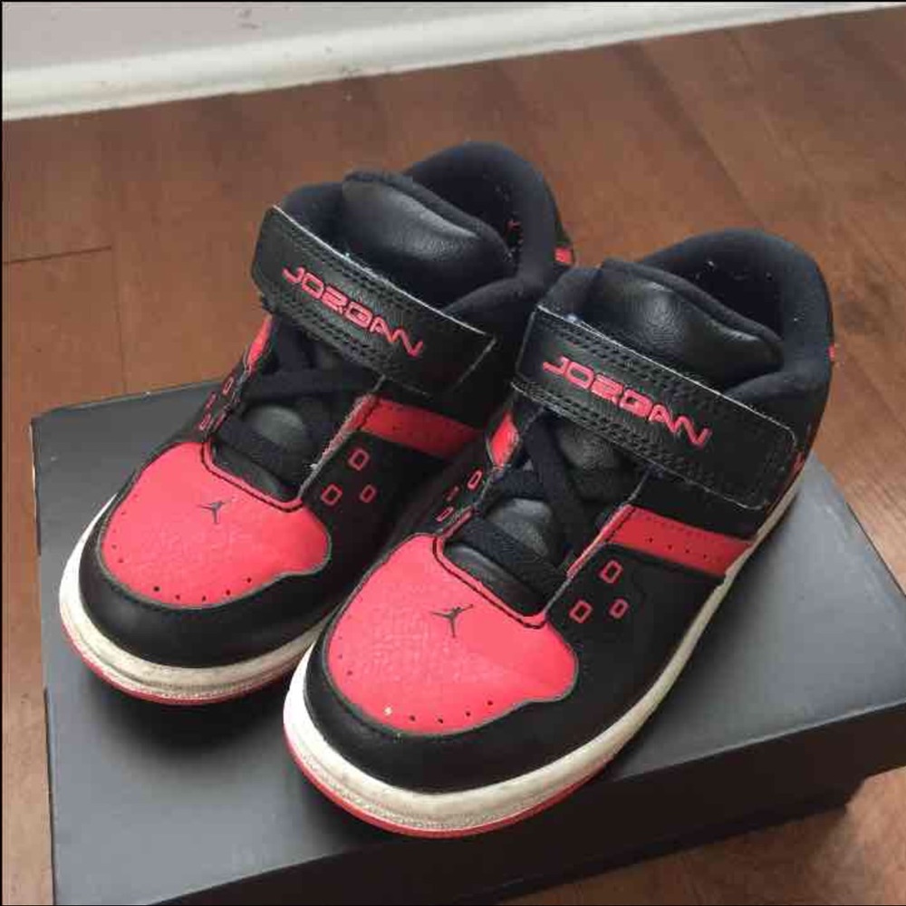 Toddler Jordans 9c