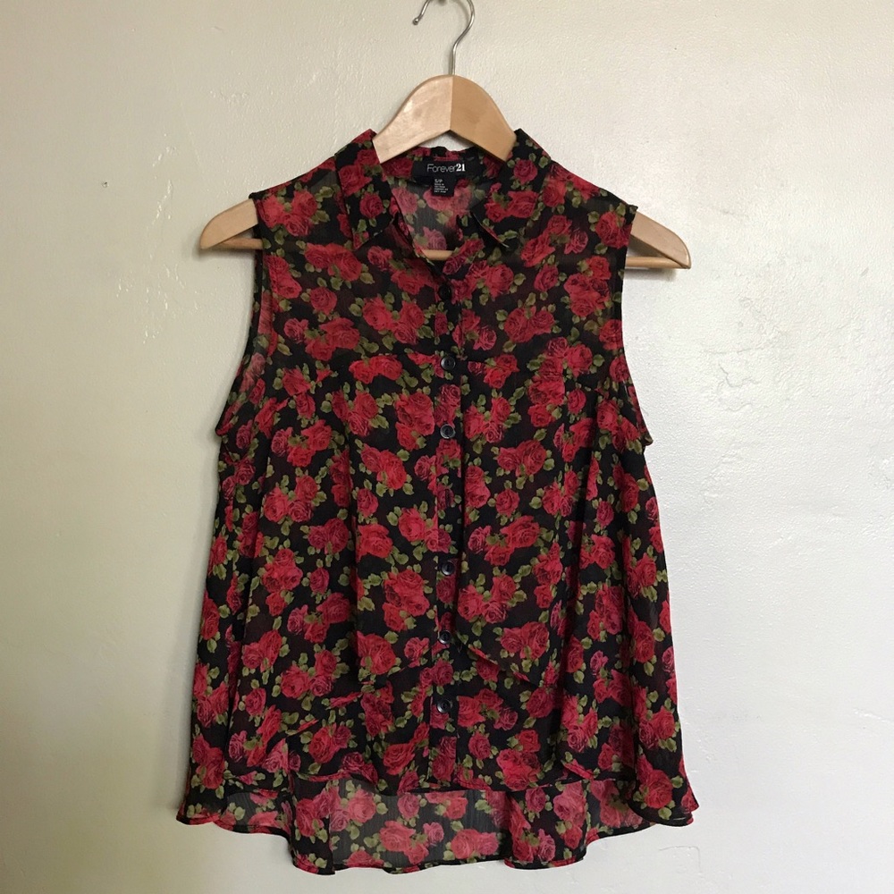 Rose pattern sleeveless blouse