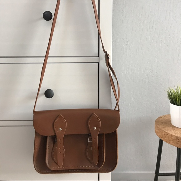 4-Year Luggage/Handbag Protection Plan Established in , The Leather Satchel Company not-only hand-craft beautiful Leather Satchels, recently our company has diversified into producing Leather Backpacks, Leather Totes, Briefcases, Saddlebags and Clutches, along with a range of accessories such as Notebook Covers, Passport Holders and Card Wallets.