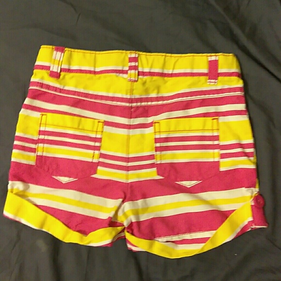 Girls shorts 4t - Picture 2 of 2