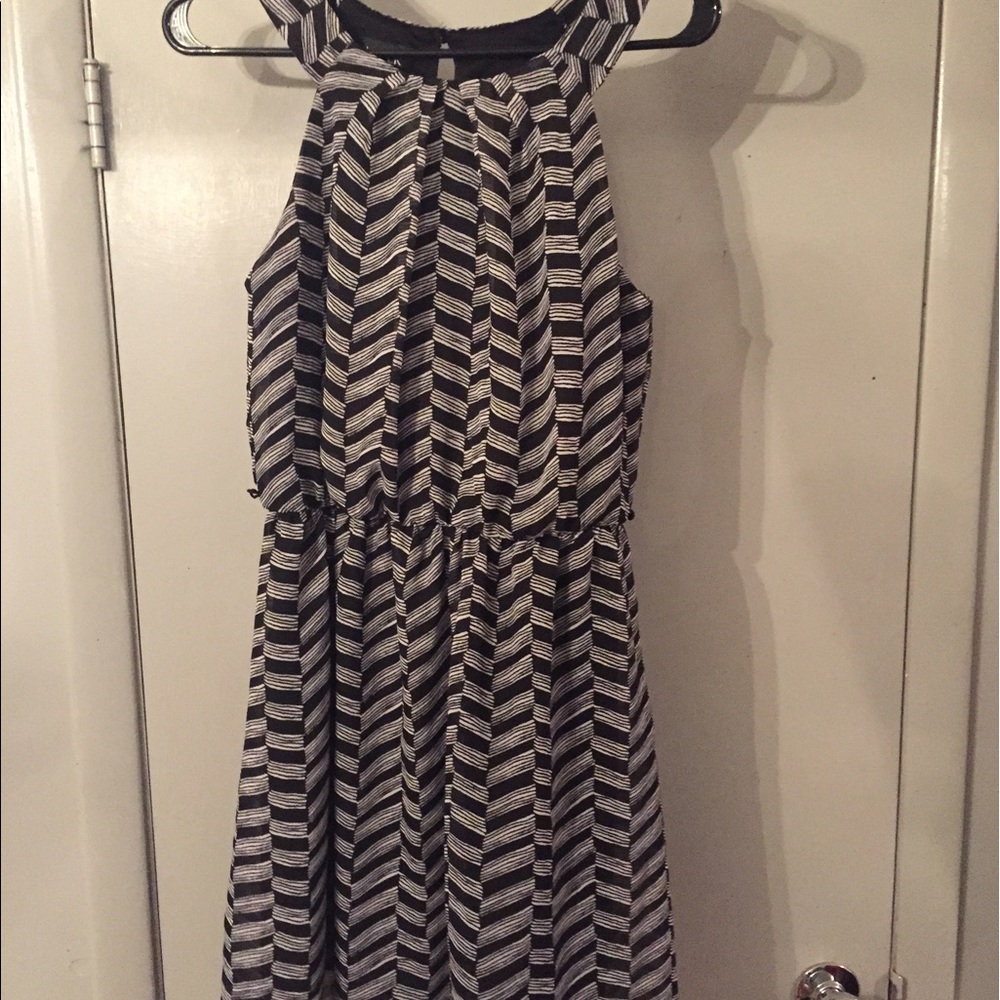 Short black and white dress
