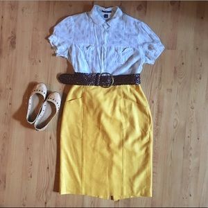 Delicate patterned short sleeve button up