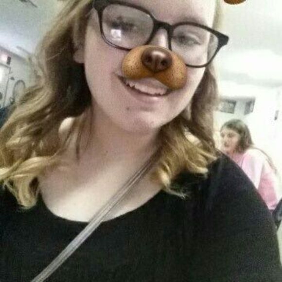 Meet your Posher, Karis - Picture 1 of 1