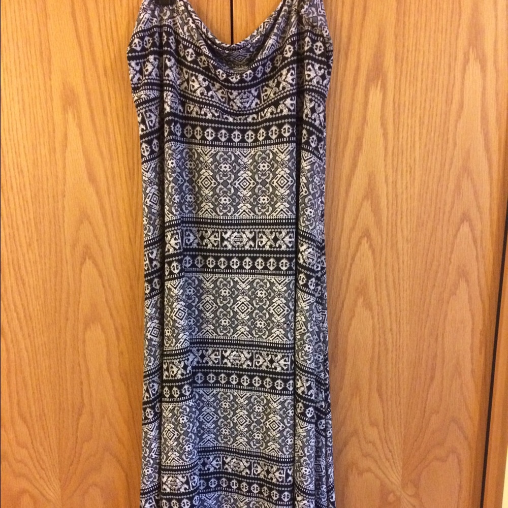 Lularoe maxi skirt 2x black grey white tribal
