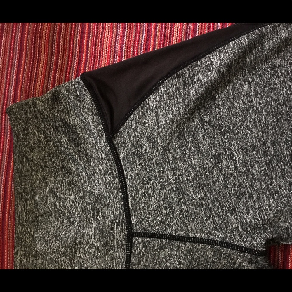 Workout capris - Picture 3 of 5