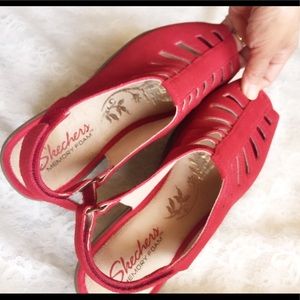 skechers trapezoid red