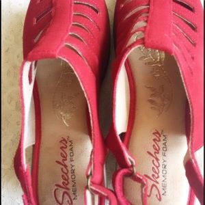 skechers trapezoid red