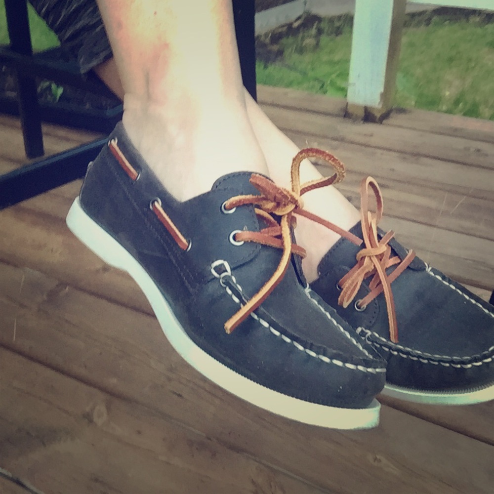 Bass boat shoes