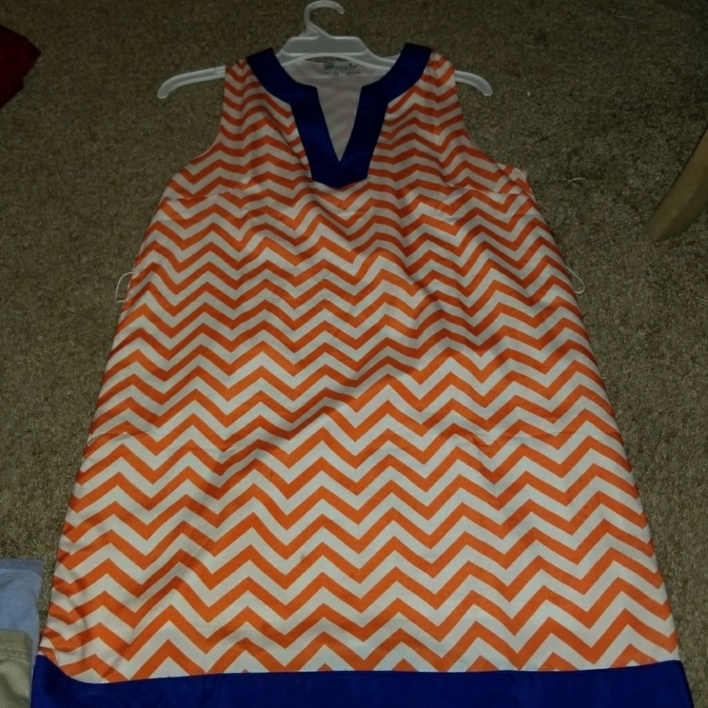 Sleeveless chevron dress