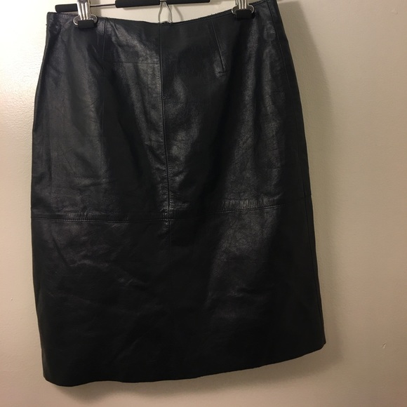 Sexy Leather Skirt - Picture 2 of 4