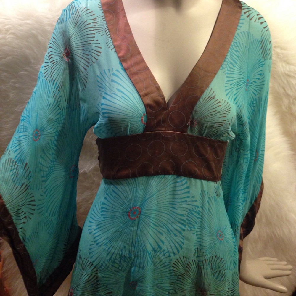 Bebe kimono semi sheer tunic