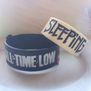 All time low rubber bracelet