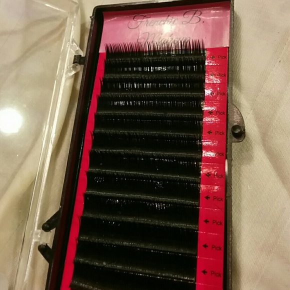 Frenchie B. Lashes - Picture 3 of 3