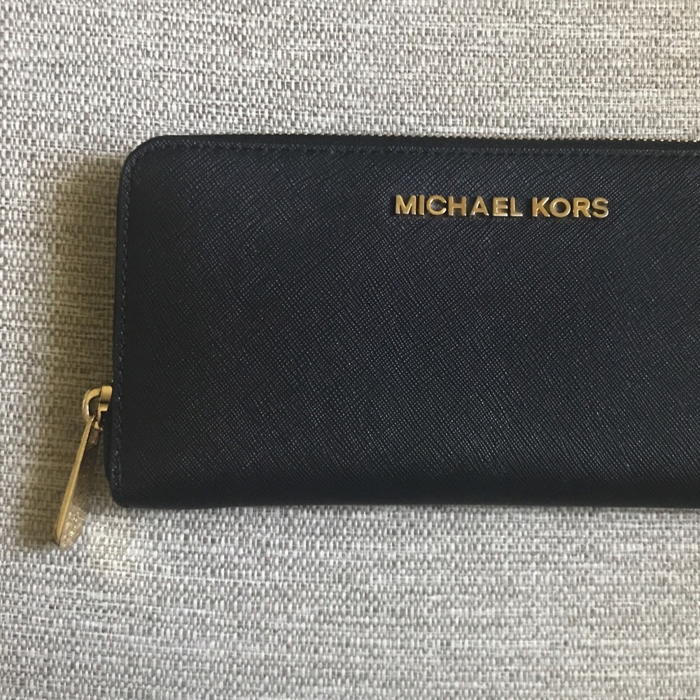 Michael Kors Continental Wallet