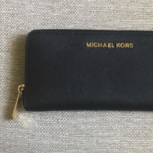 Michael Kors Continental Wallet