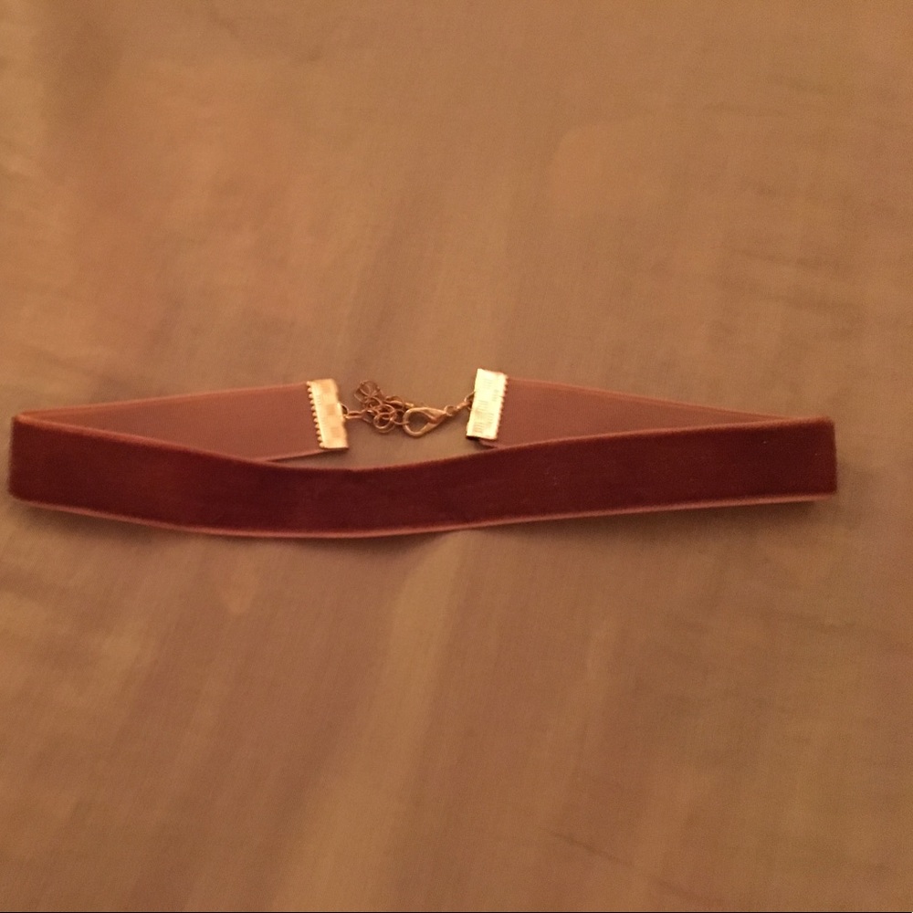 Velvet choker