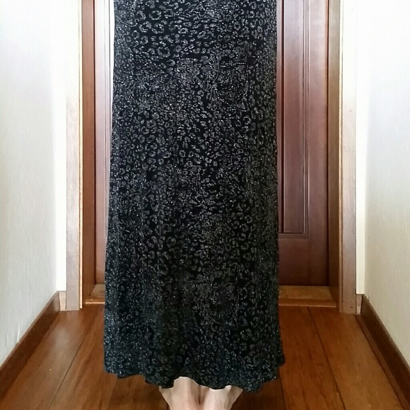 BLACK long, sleeveless dress.Form-fitting.  Winkle-proof! - Picture 8 of 8