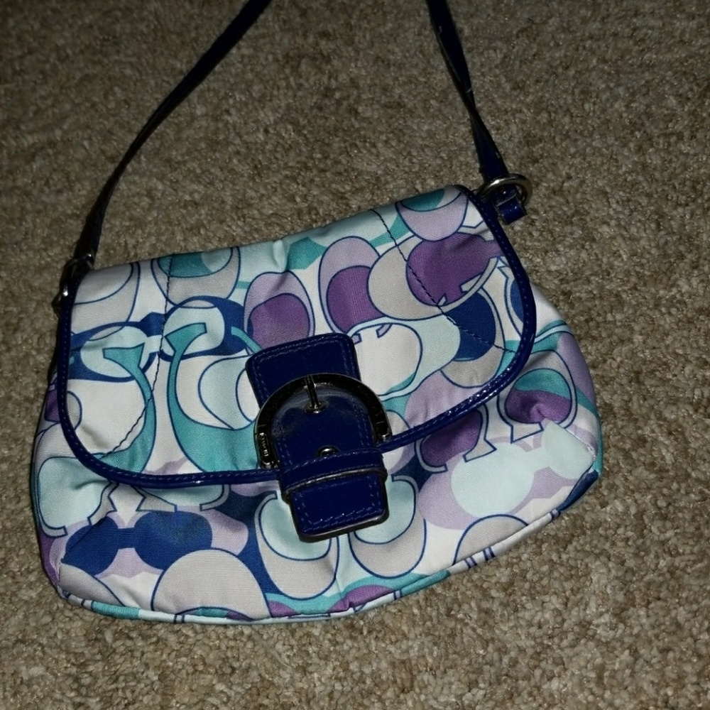 Small Coach crossbody purse