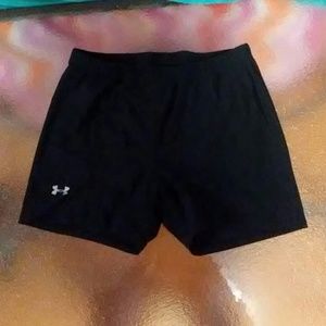Black under armour workout shoets