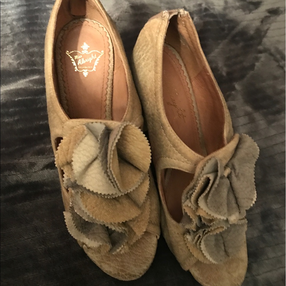 Anthropologie Miss Albright block grey heels