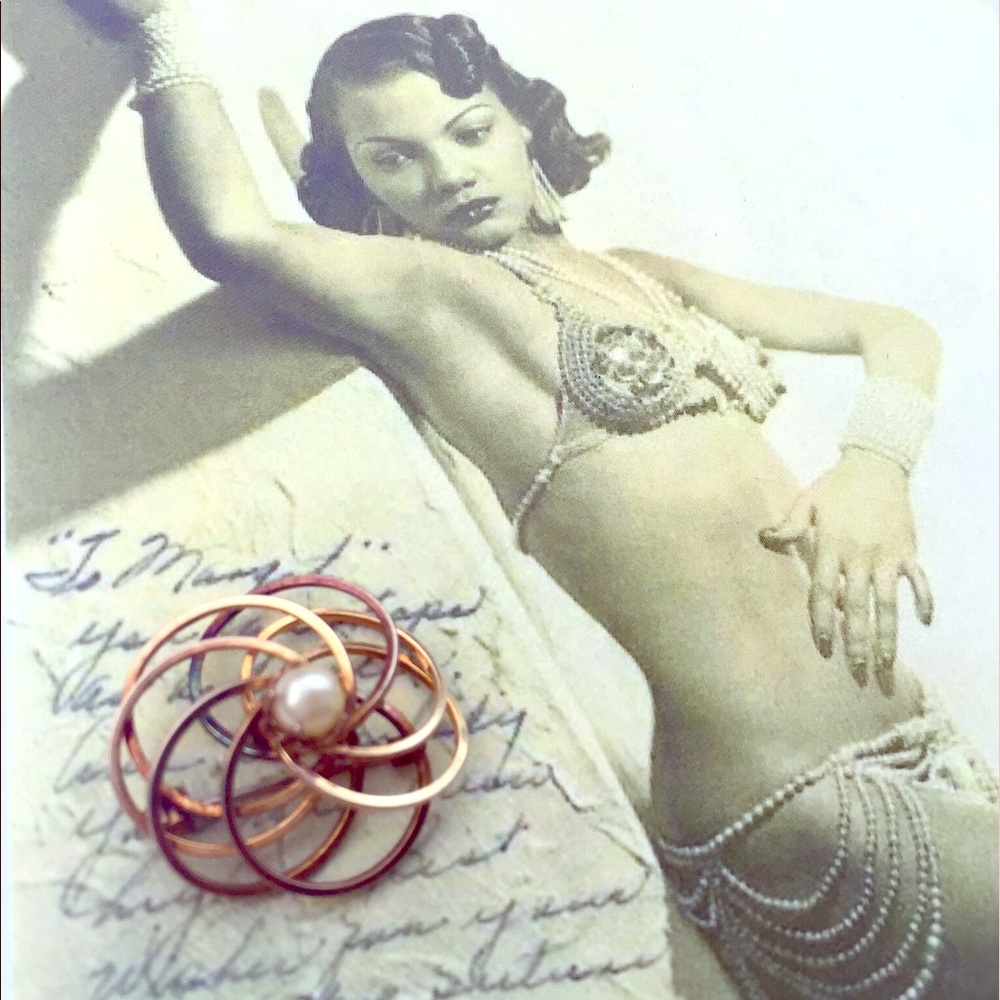 True Vintage Alice Caveness 12 Karat Gold Pin