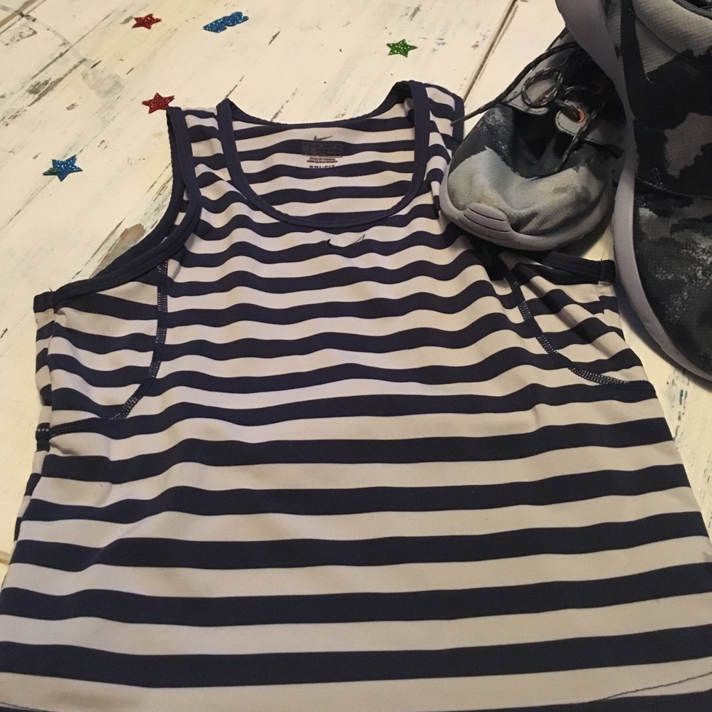 Nike athletic crop