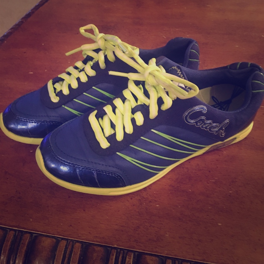 Coach size 5 shoe