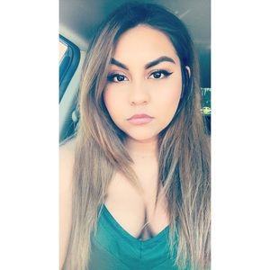 Meet your Posher, Alexis