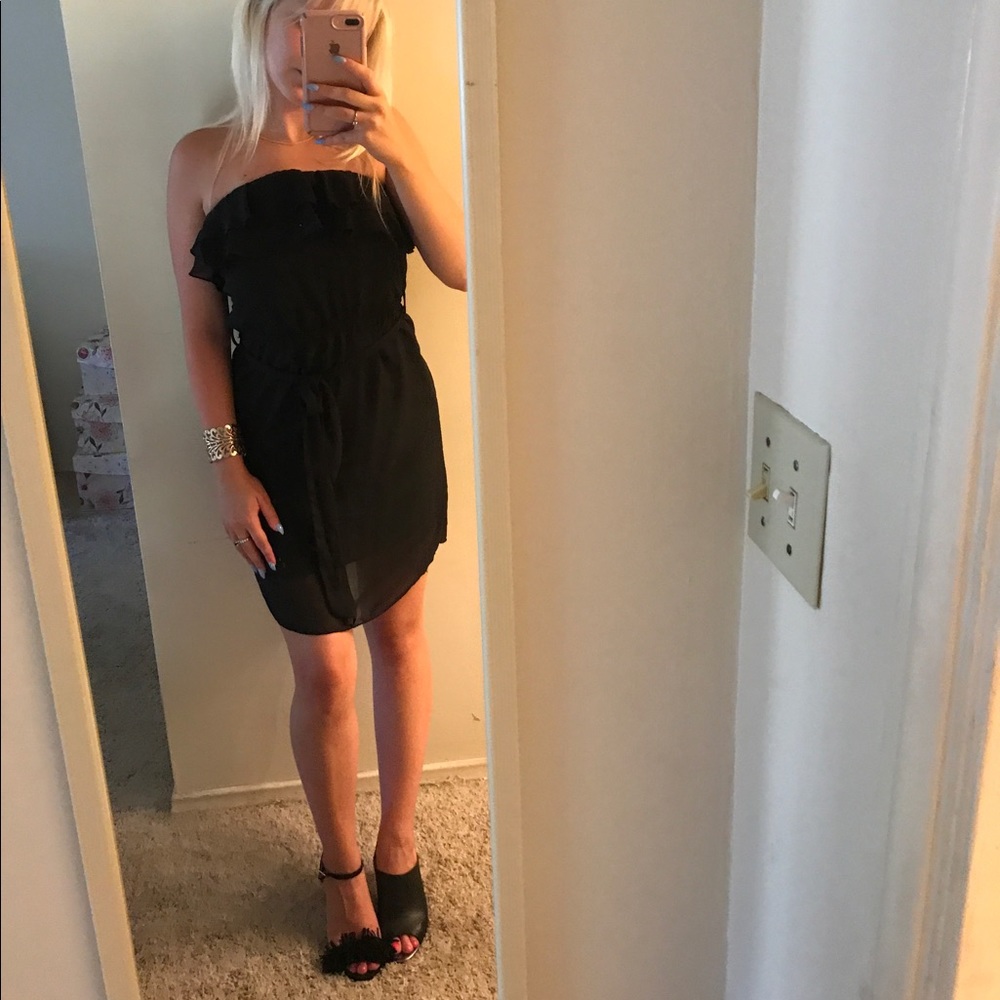 Little black strapless dress 💗 size small