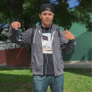 Meet your Posher, Luis